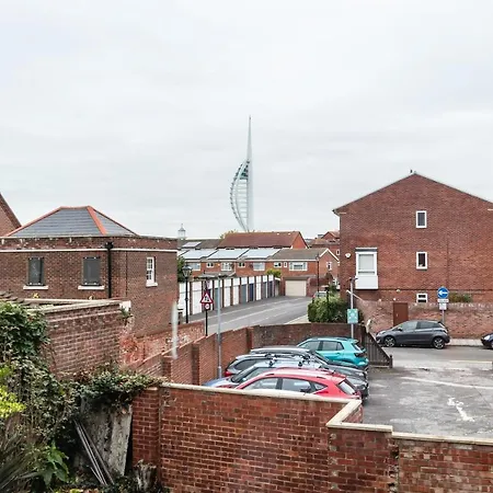 Best Price! Perfect Gunwharf Accommodation - 5 Single Beds Or Kingsize Free Parking Portsmouth Exterior foto