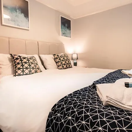 Best Price! Perfect Gunwharf Accommodation - 5 Single Beds Or Kingsize Free Parking Portsmouth Exterior foto