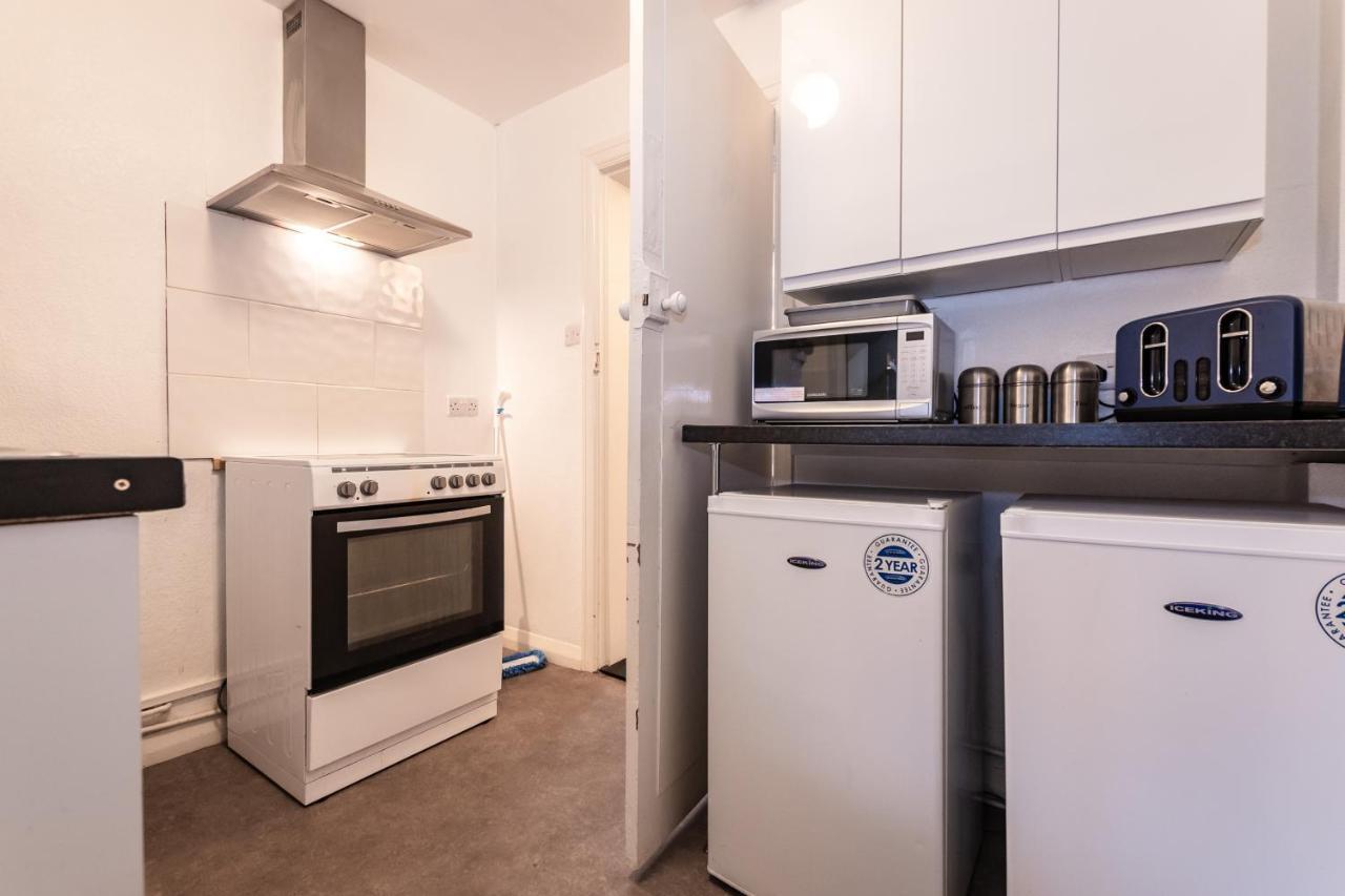 Price! Perfect Gunwharf - 5 Single Beds Or Kingsize Free Parking Portsmouth